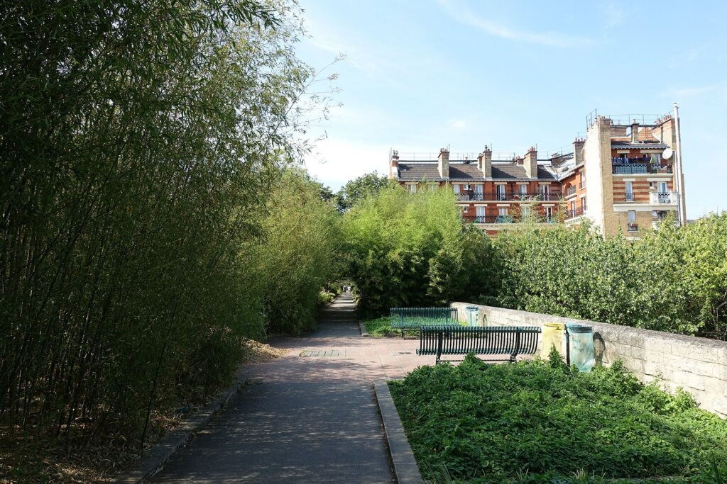 La Coulée verte René-Dumont dans le 12e arrondissement de Paris